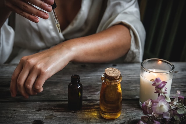 How to identify pure essential oils